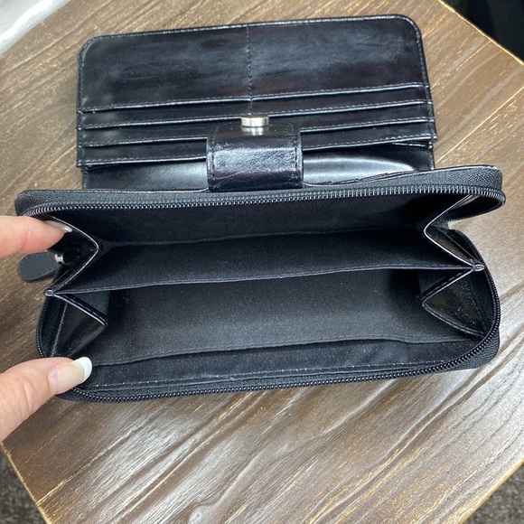Genuine Leather Wallet - Picture 5 of 9